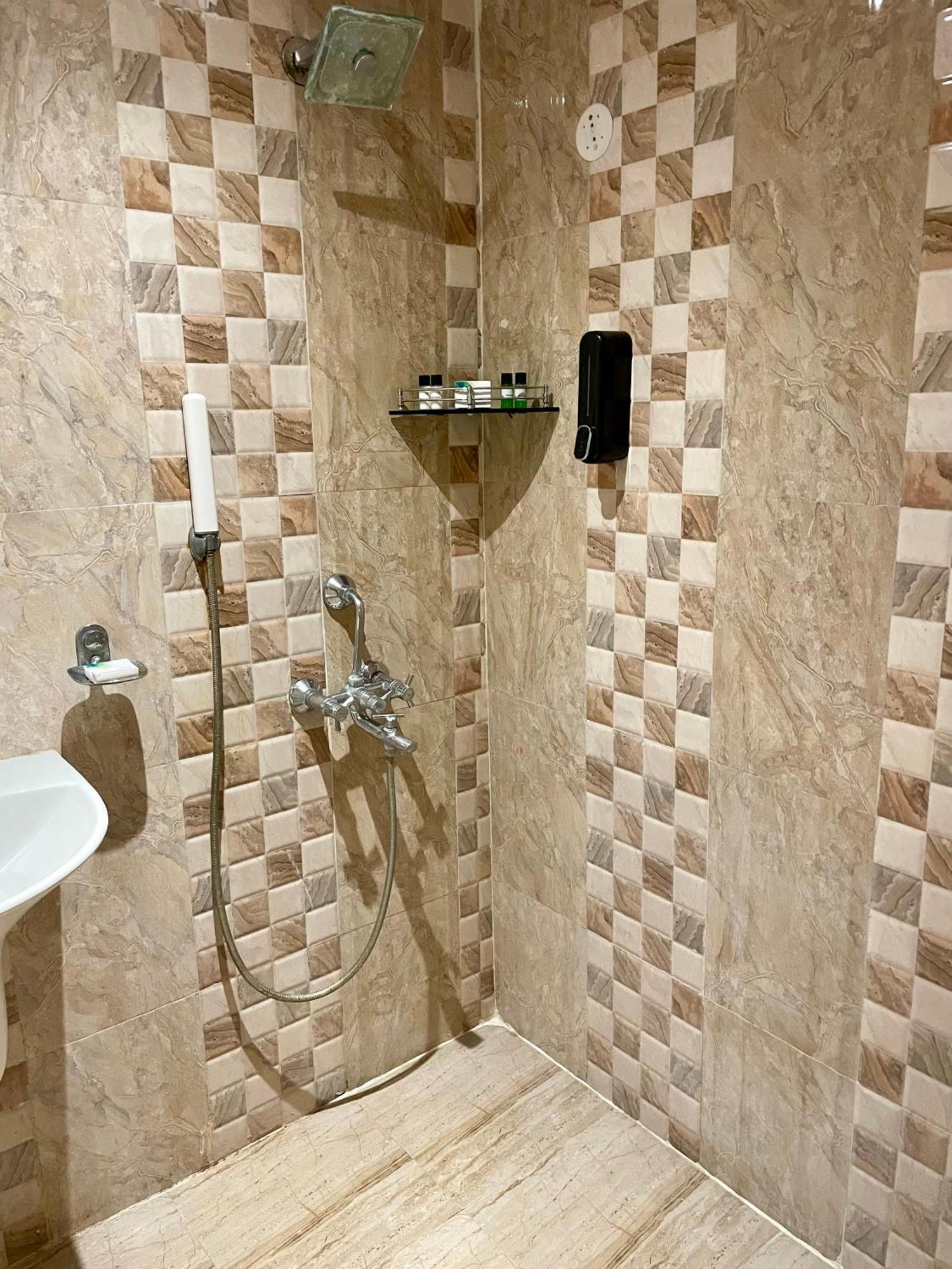 Ocean'S Edge Apartment Visakhapatnam Ngoại thất bức ảnh