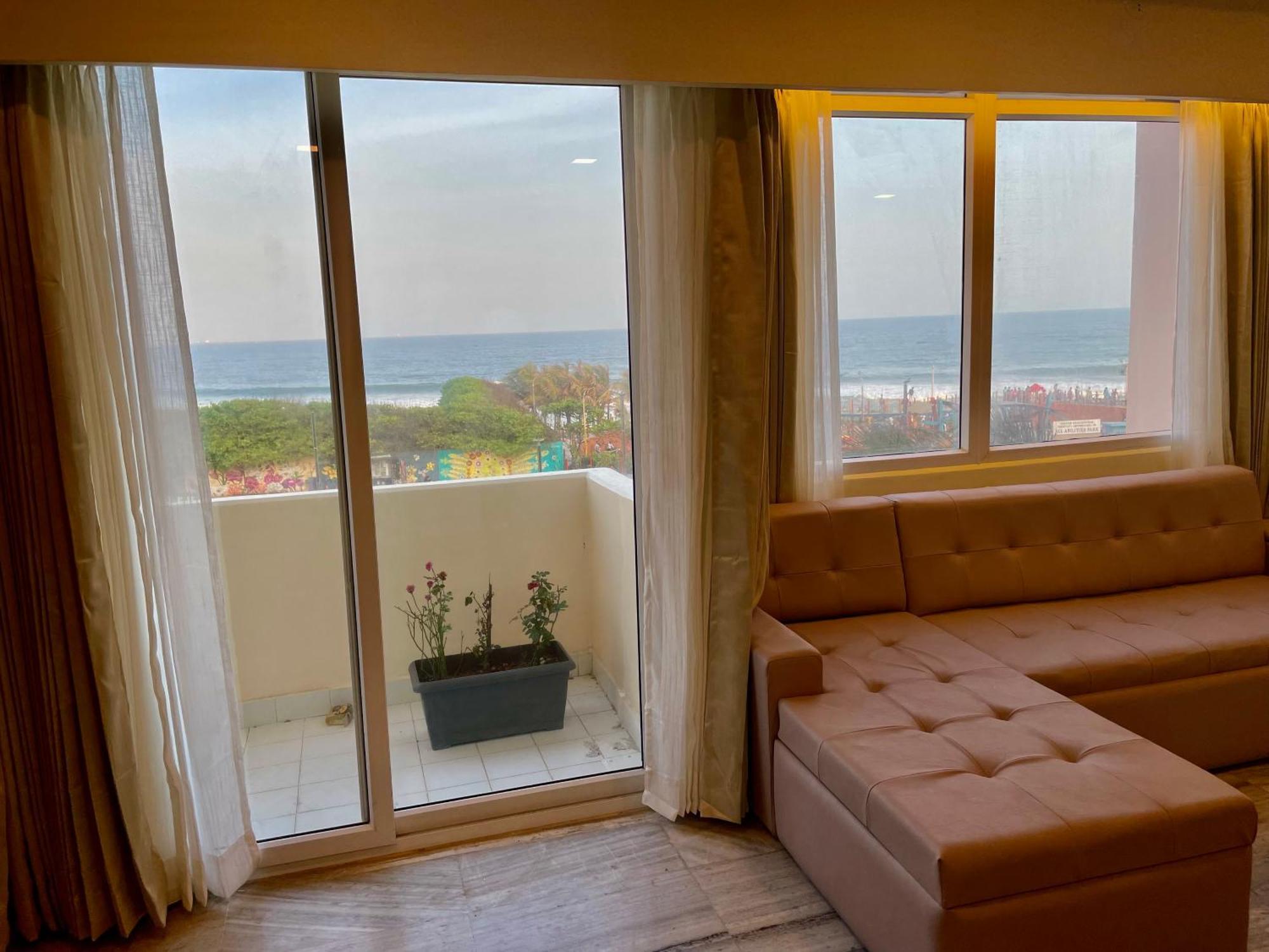 Ocean'S Edge Apartment Visakhapatnam Ngoại thất bức ảnh