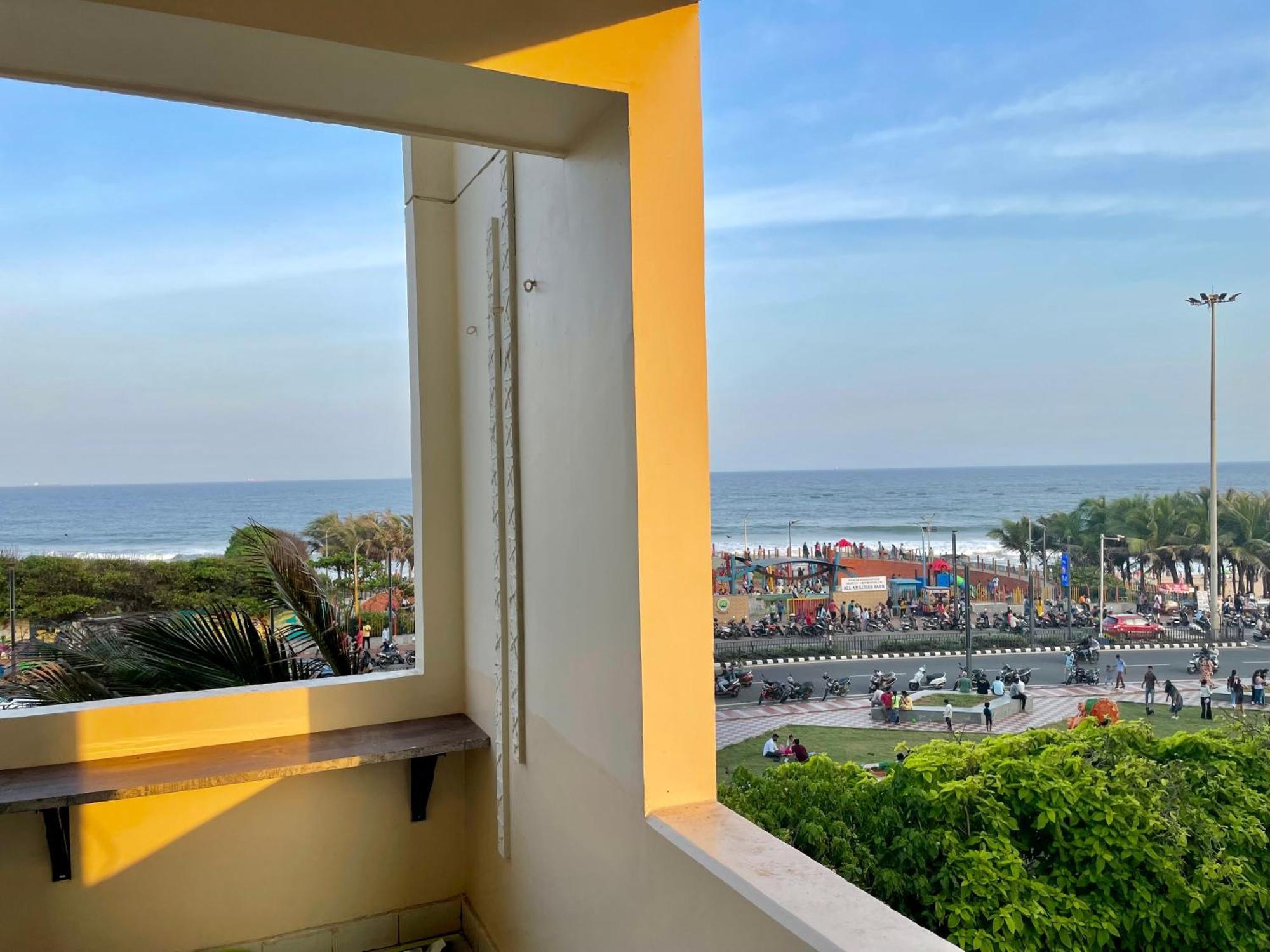 Ocean'S Edge Apartment Visakhapatnam Ngoại thất bức ảnh